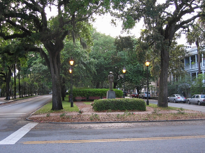 09 statue, street.JPG